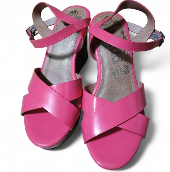 MUDD Women's Size 8 Vibrant Pink Wedge Sandals - Picture 3 of 7